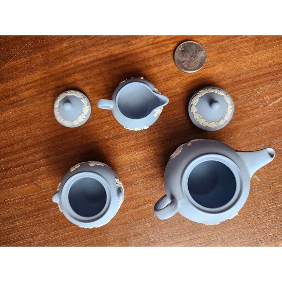 Wedgwood Miniature Tea Set 1:12 Scale Blue Jasperware Dollhouse No Box - Picture 9 of 12